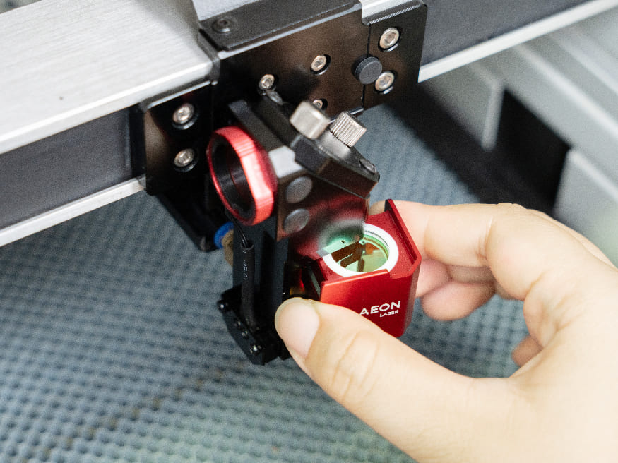 Magnetic Lens Carriage: Quick and Hassle-Free Maintenance 