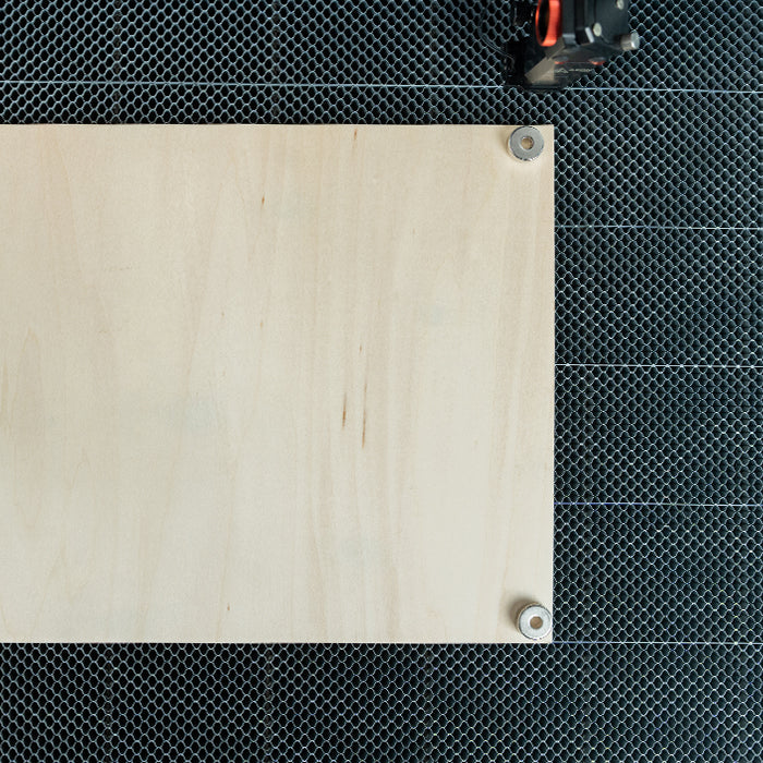 2)Make sure the material is flat